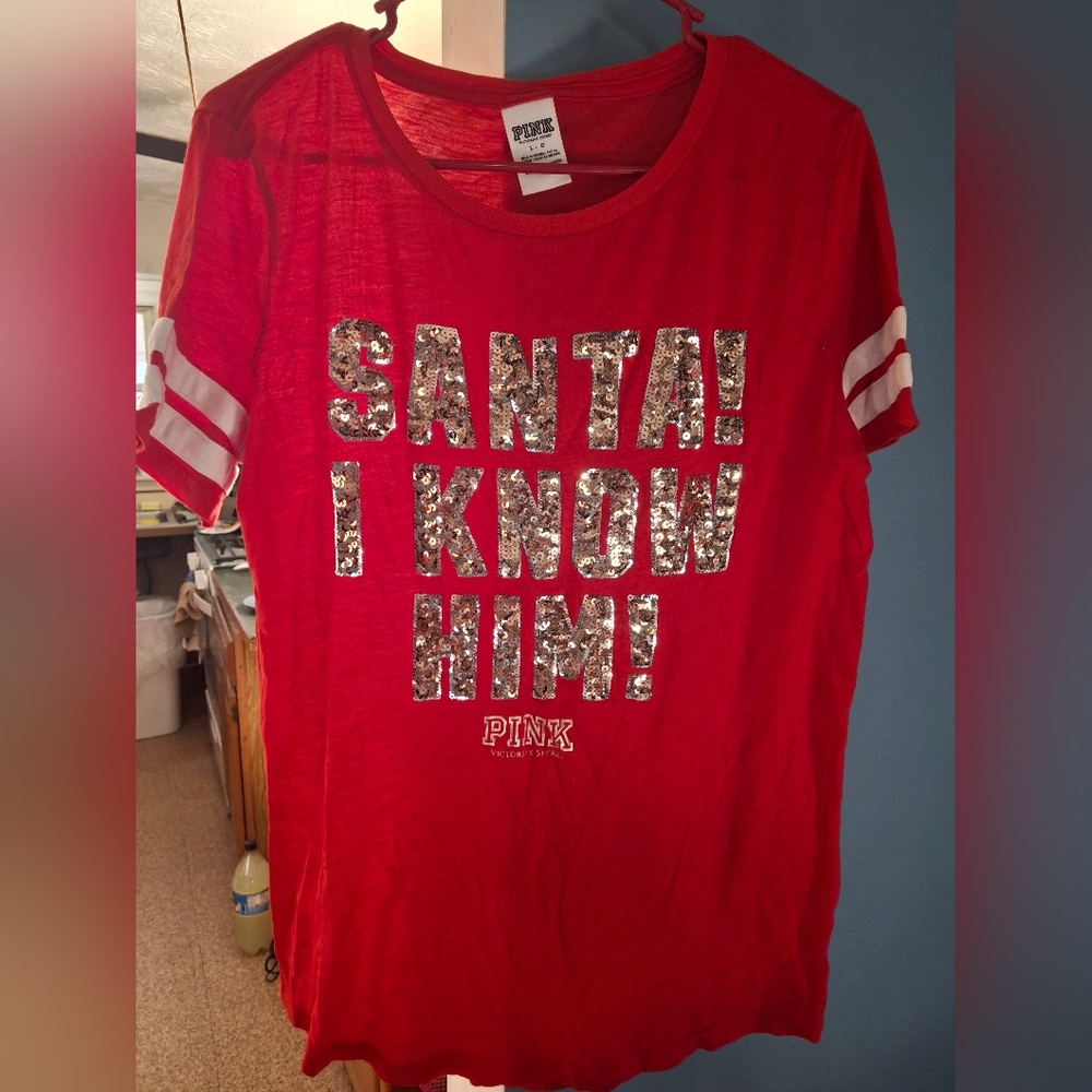 VS Pink Santa Tee 🎅